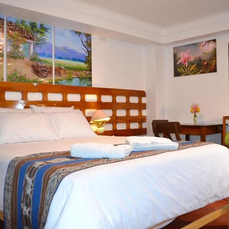Fiesta Inn Ceniza クスコ エクステリア 写真