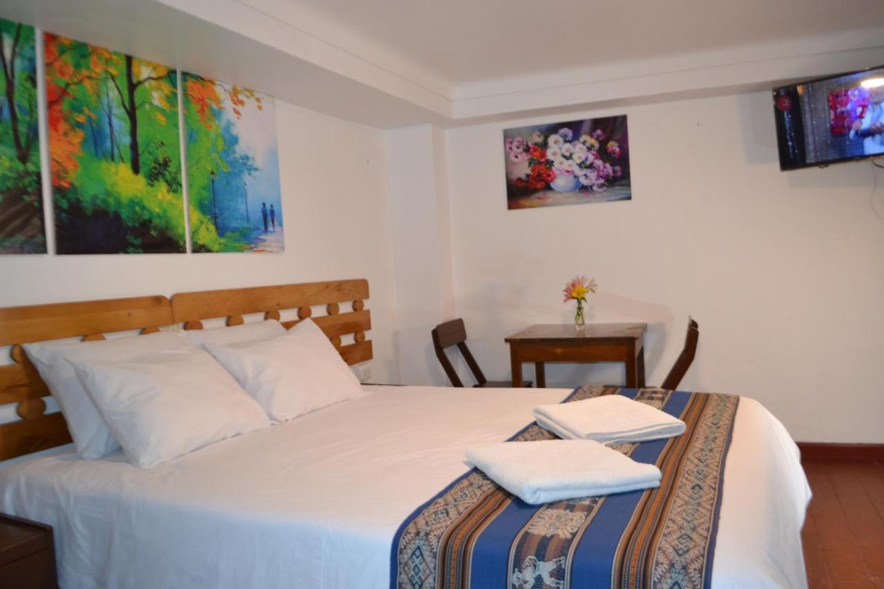 Fiesta Inn Ceniza クスコ エクステリア 写真
