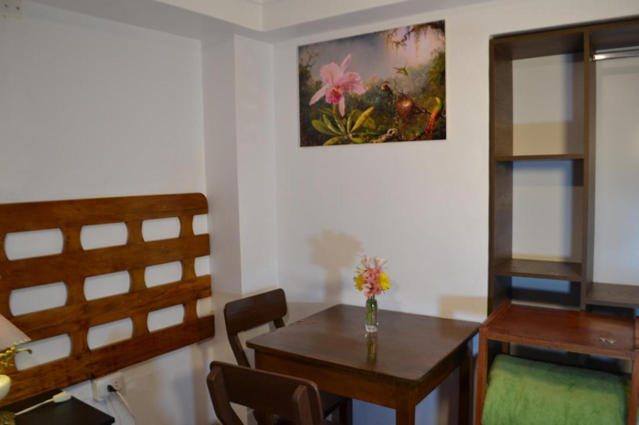 Fiesta Inn Ceniza クスコ エクステリア 写真